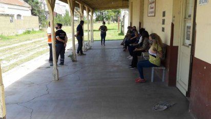 Las Higueras: tras dar positivo un docente, suspenden las clases en el colegio Newbery