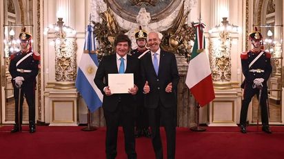 El nuevo embajador de Italia le entregó las cartas credenciales a Javier Milei