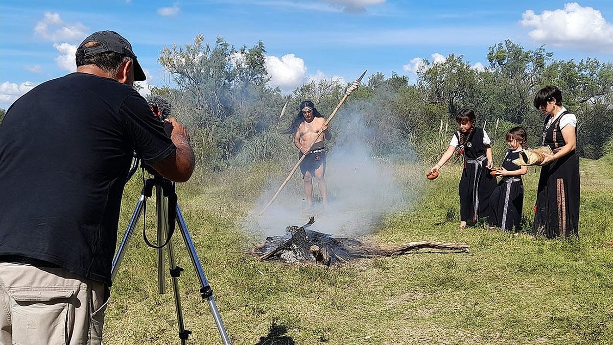“Tierra de ranqueles” pone en valor a la comunidad aborigen del sur provincial y concientiza sobre la necesidad de evitar dañar la naturaleza de estos mojones.