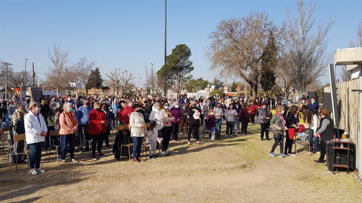 Masiva concurrencia de fieles en San Cayetano.