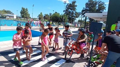 En la Escuela de Verano Municipal, aprenden educación vial a través del juego