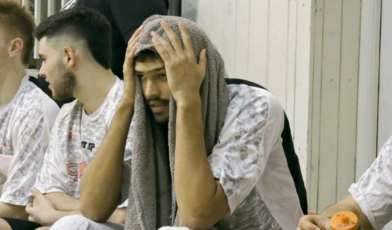 Luis Carillo ya no es jugador de Ameghino. Los dirigentes anunciaron que el venezolano pretendía un mayor protagonismo. Ya buscan un reemplazante.