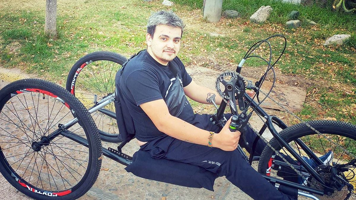 Juani Correa recibió su tan esperada bicicleta adaptada el pasado miércoles. Ese día recorrió 10 kilómetros por Jovita visitando amigos y familiares.