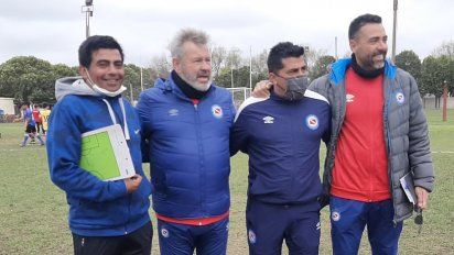 Argentinos Juniors busca talentos en cancha de Española