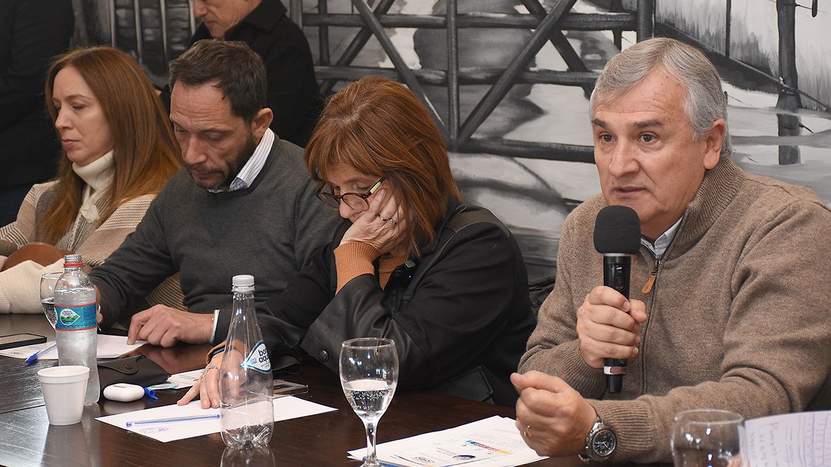 Morales y Bullrich discreparon sobre la incorporación de más peronistas a la coalición opositora.