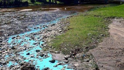 Alpa Corral: deberá pagar 36 mil pesos de multa por derramar pintura de pileta al río