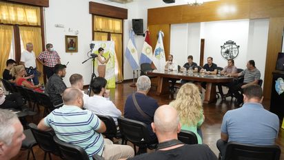  Gill presentó ante Briner el 55° Festival Internacional de Peñas en Bell Ville