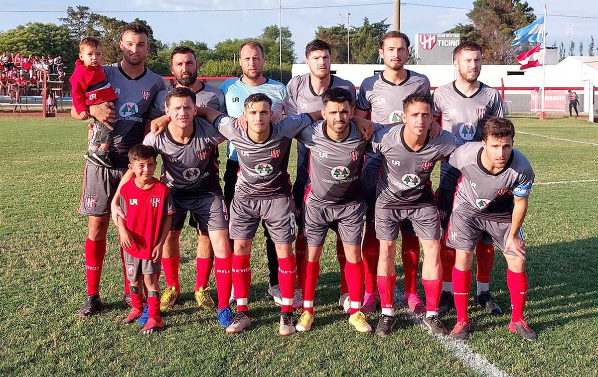 El equipo de Atlético Ticino que avanzó a la segunda ronda en su primera experiencia nacional.