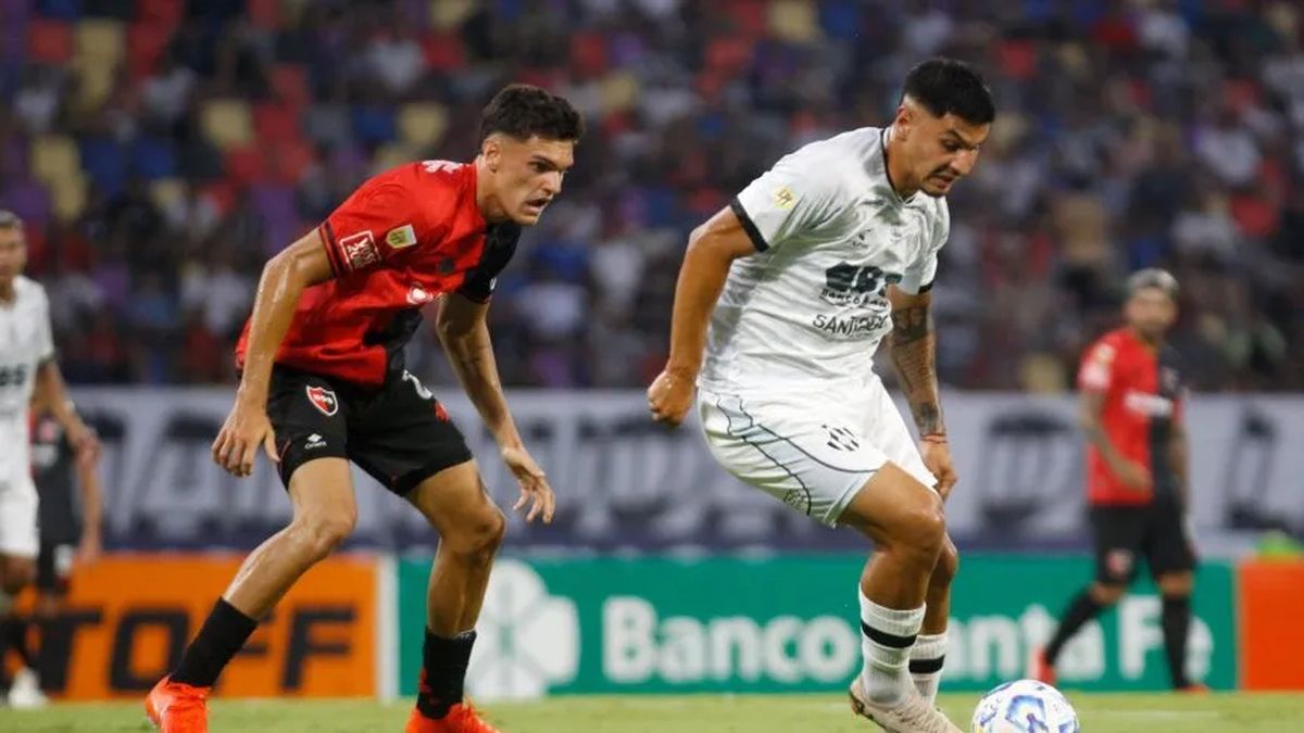 Central Córdoba sumó un triunfo por 2-0 a Newells para subir a la punta de la Zona A del Apertura de la LPF