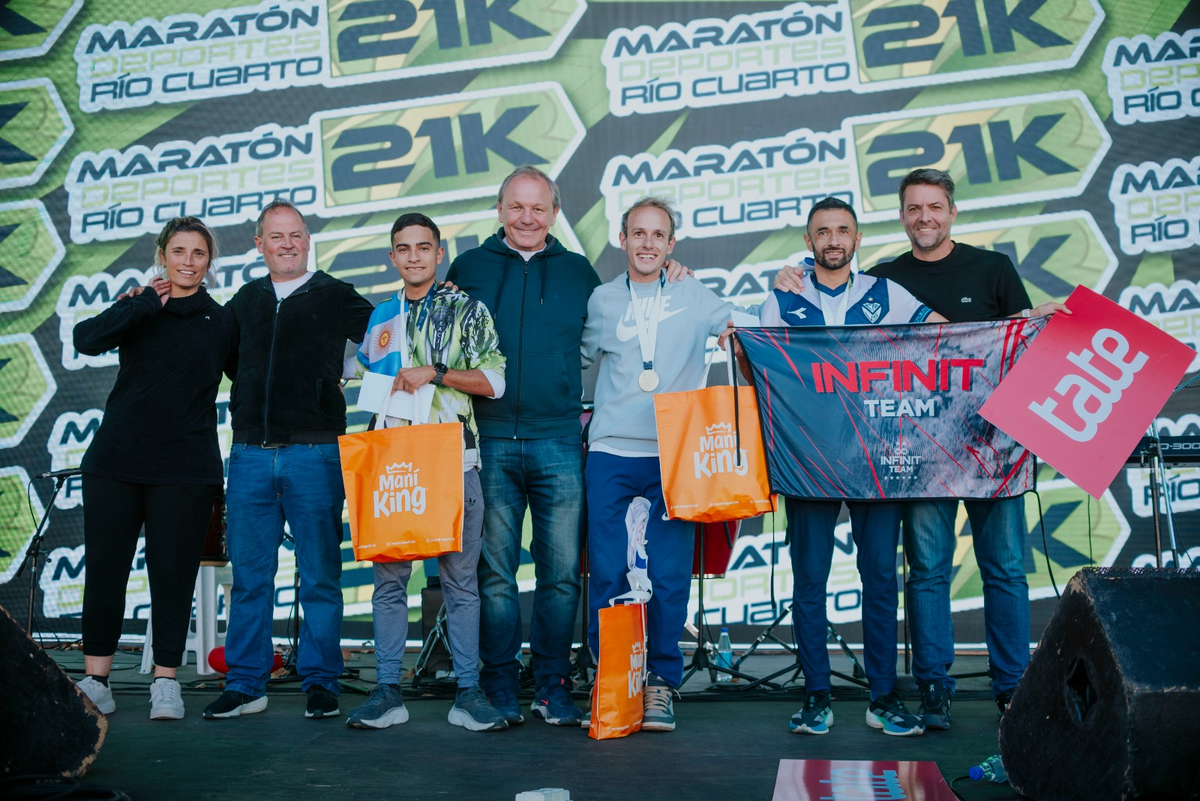 El podio de los 21K masculino. Foto: Facundo Pr&aacute;mparo.