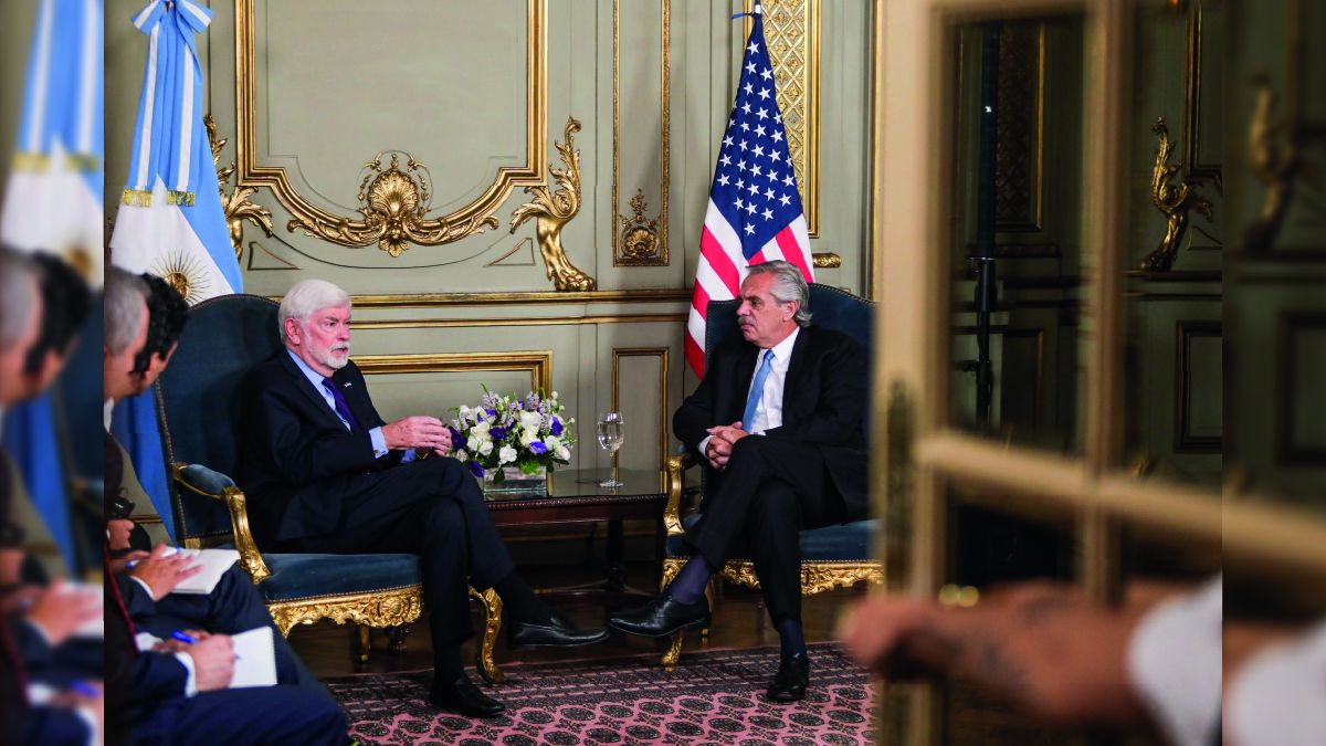Alberto Fernández se reunió con el asesor presidencial de Estados Unidos para las Américas