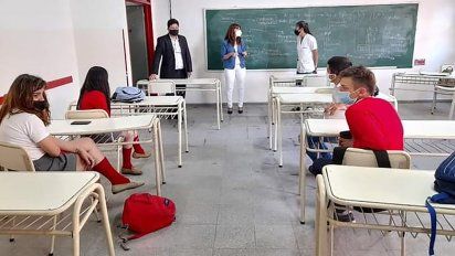 Gremios docentes piden que se suspenda la presencialidad si se incrementan los casos
