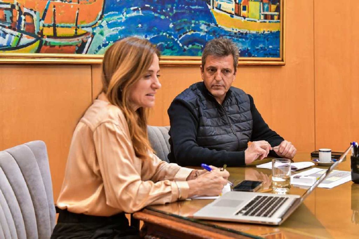 Tolosa Paz realizó el anuncio luego de la reunión que mantuvo con el ministro de Economía
