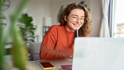 Nueva edición de digitalers: becas gratuitas de Telecom para aprender programación, inteligencia artificial y tecnología
