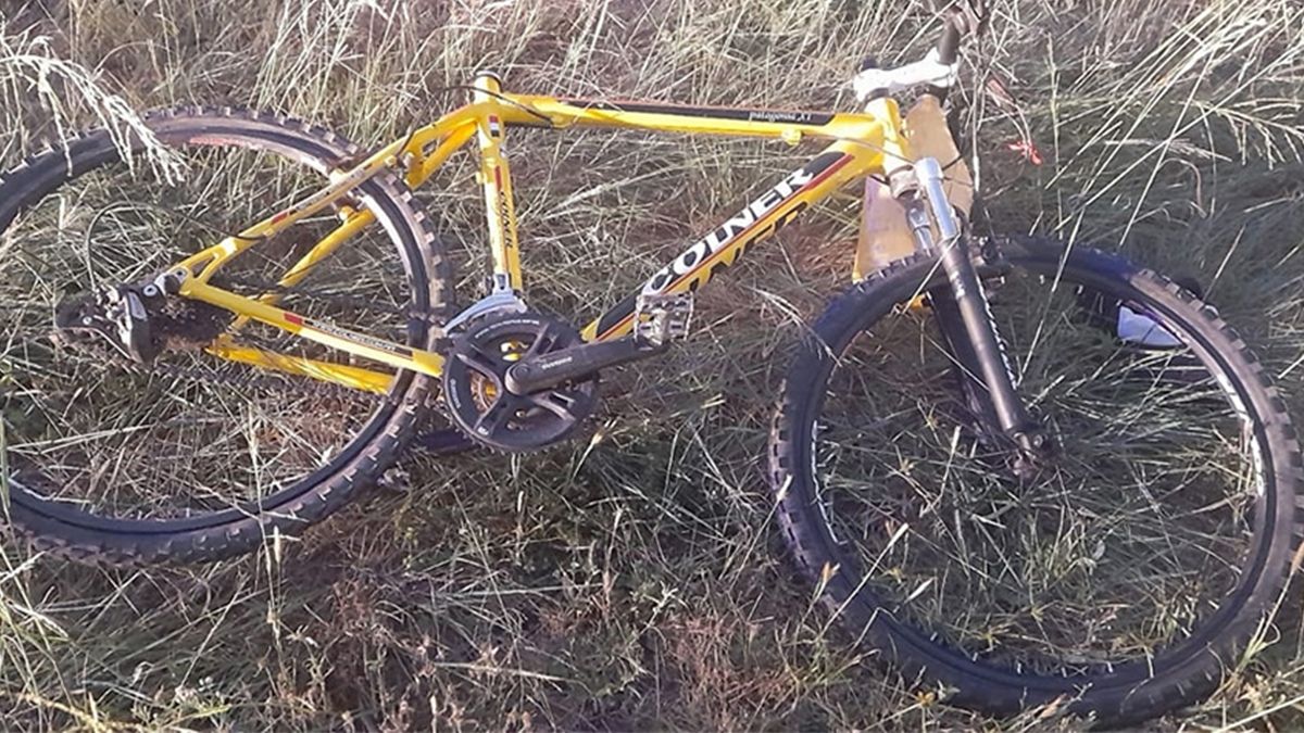 La bicicleta en la que se trasladaba el hombre de 63 años que perdió la vida.