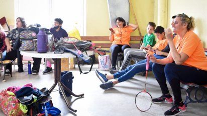 Alejandro Roca: más de 50 deportistas de la zona participaron  de un encuentro de bádminton