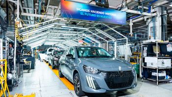 Crisis en la industria automotriz: Fiat y Peugeot evalúan cerrar sus plantas en el país