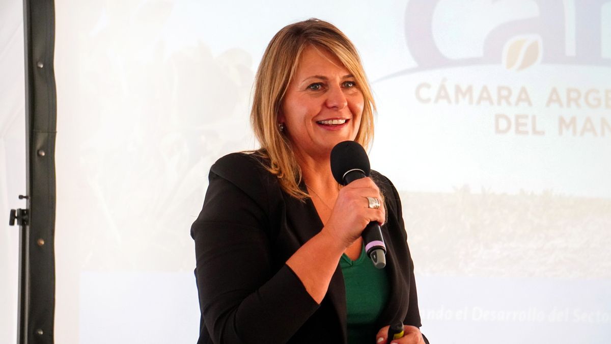 Ivana Cavigliasso durante la presentación de su charla “Maní
