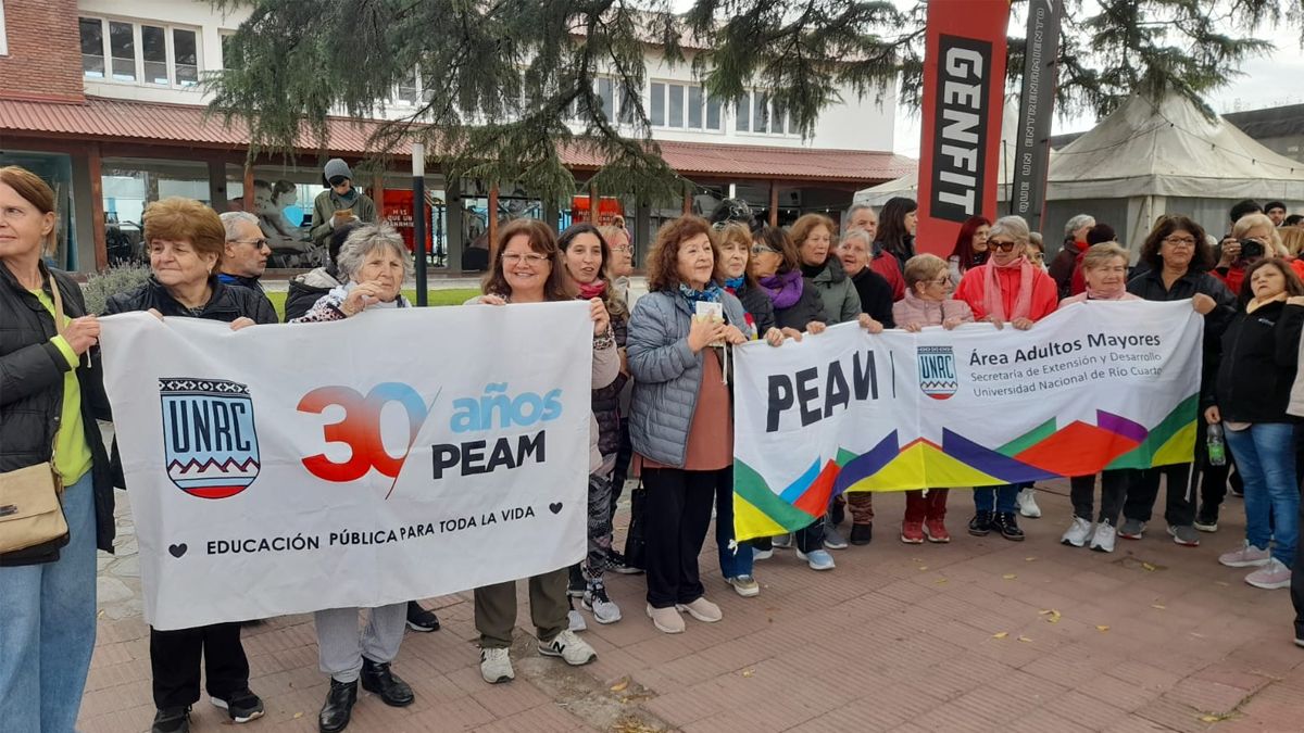 La masiva movilización en Río Cuarto en respaldo a las universidades. Foto: Estela Zogbe.