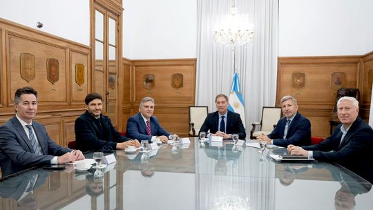 Llaryora, Pullaro y Frigerio junto a Santilli. Llaryora, Pullaro y Frigerio junto a Santilli.