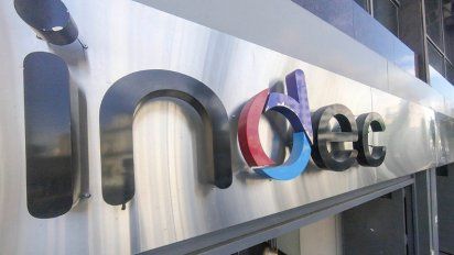 La economía cayó 4 por ciento en octubre y acumuló una baja de siete meses consecutivos