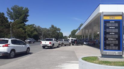 Detuvieron a un hombre que se fue sin pagar tras cargar combustible: el vehículo tenía pedido de secuestro