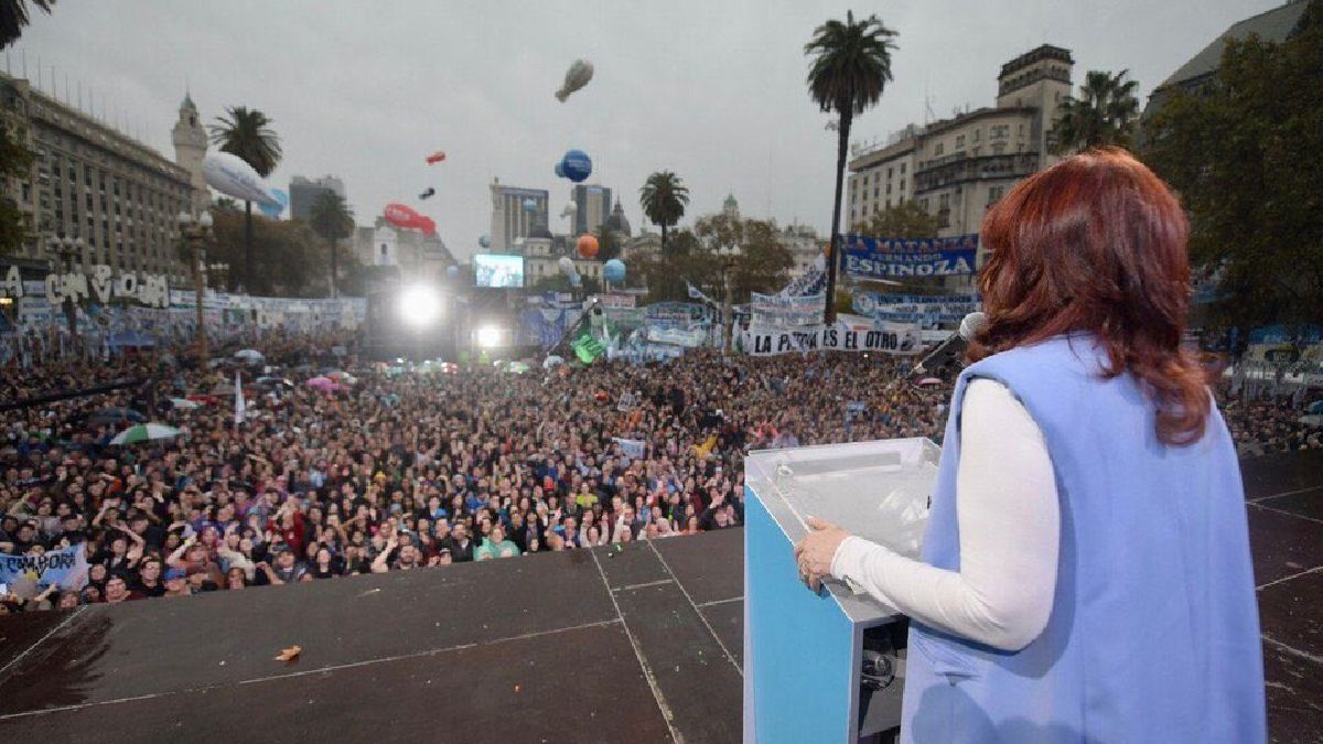 Cristina Kirchner: Yo soy del pueblo y de ahí no me muevo