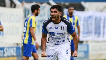 Atenas edificó una goleada en su cancha y ya está entre los mejores cinco de su grupo