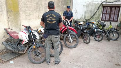 Allanamientos masivos y  secuestro de ocho motocicletas por las hordas en La Carlota