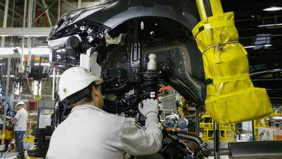 La industria se contrajo 10,7% en junio, según la UIA