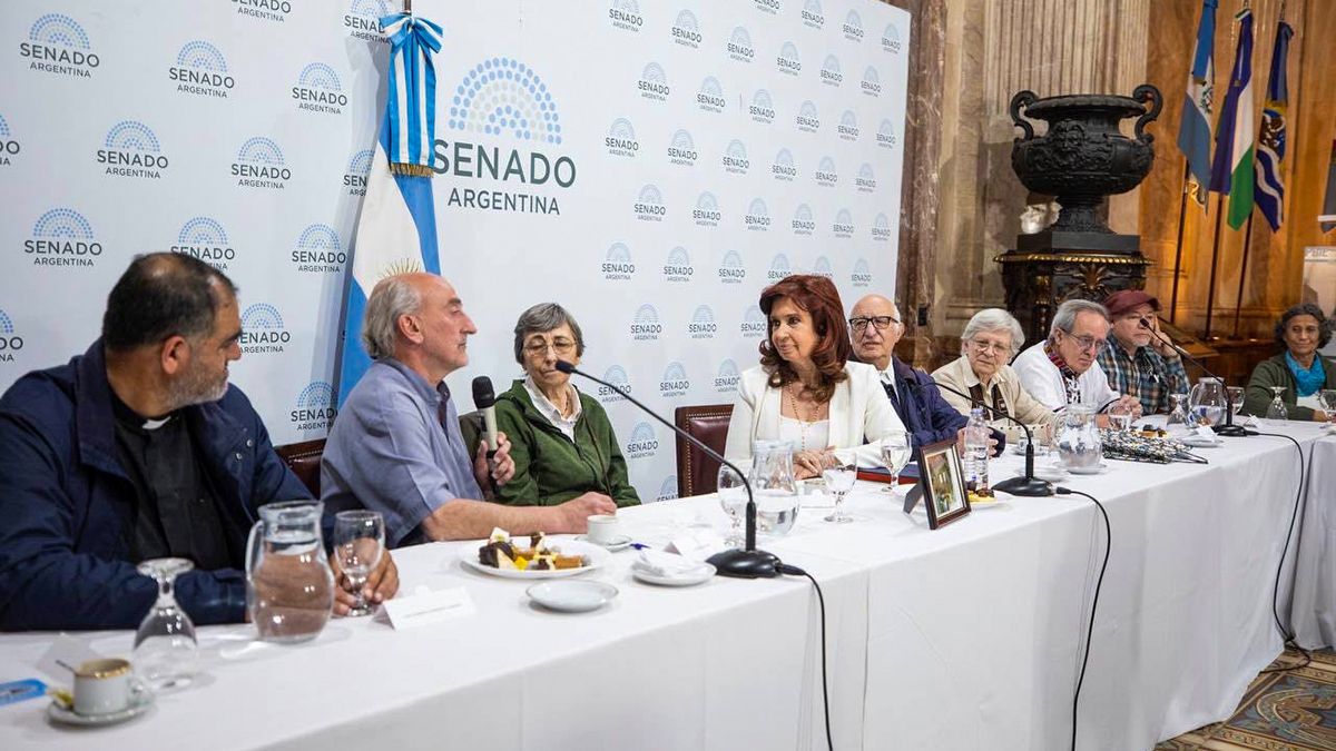 Cristina Kirchner mantuvo un encuentro con curas villeros