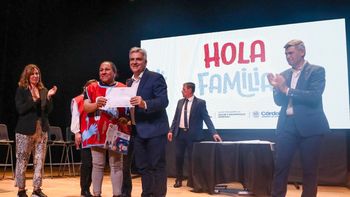 Llaryora lanzó Hola Familia