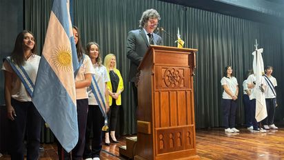 Milei inaugura el ciclo lectivo 2024 en el colegio en el que estudió