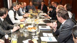 El Gobierno continúa las negociaciones con las provincias