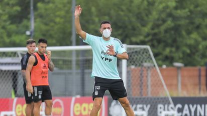 Argentina, sin Messi ni Scaloni, visita a Chile
