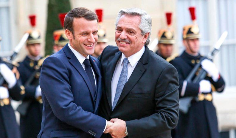 El presidente Alberto Fernández celebró hoy el triunfo de su par de Francia