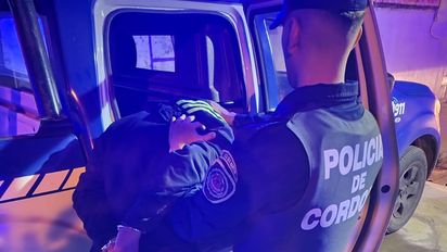Ingresó a un comercio con intenciones de robar, lo vieron y escapó cruzando techos y patios