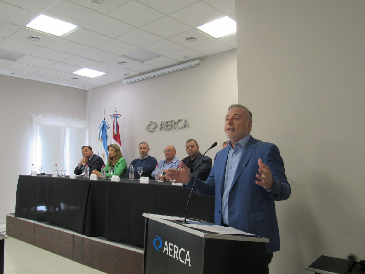La exposición en Aerca contó con la presencia de ocho candidatos.