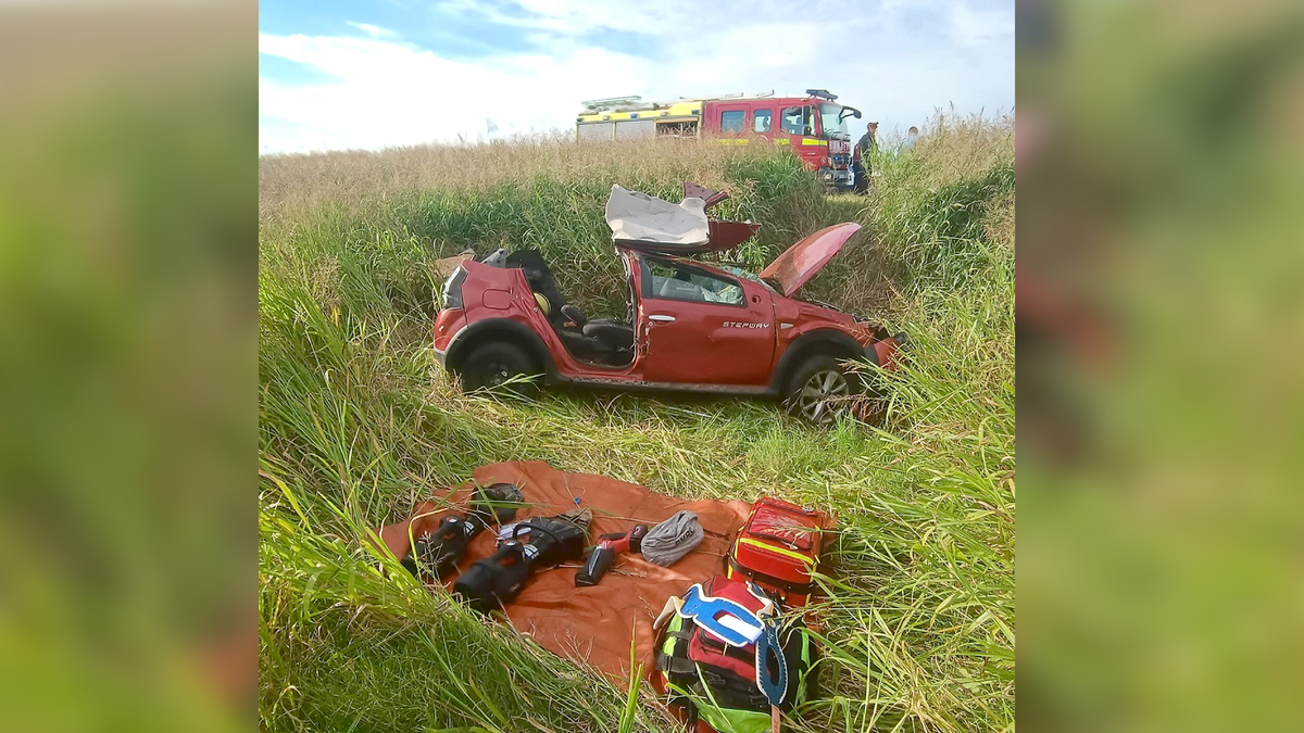 Tres heridos graves al volcar un auto en la ruta 30, a 10 kilómetros de ...