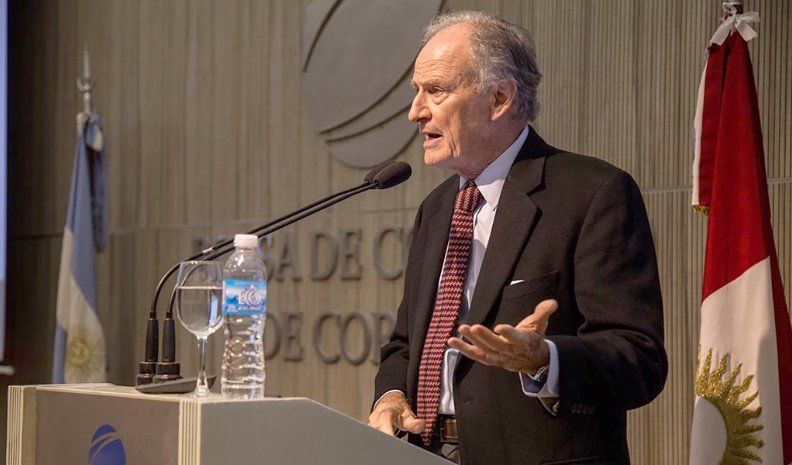 Tagle indicó que el modelo económico actual estaba dando resultados positivos antes de las Paso.