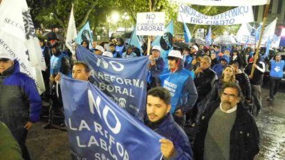 Marcharon contra el tarifazo, la caída de fuentes laborales y el ajuste