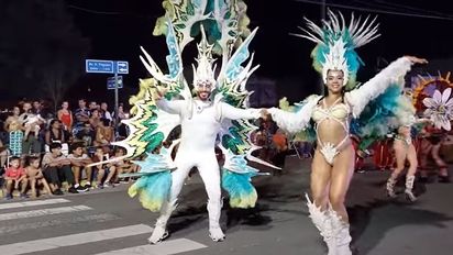 Con todo el color y brillo, La Carlota vibró con sus Carnavales