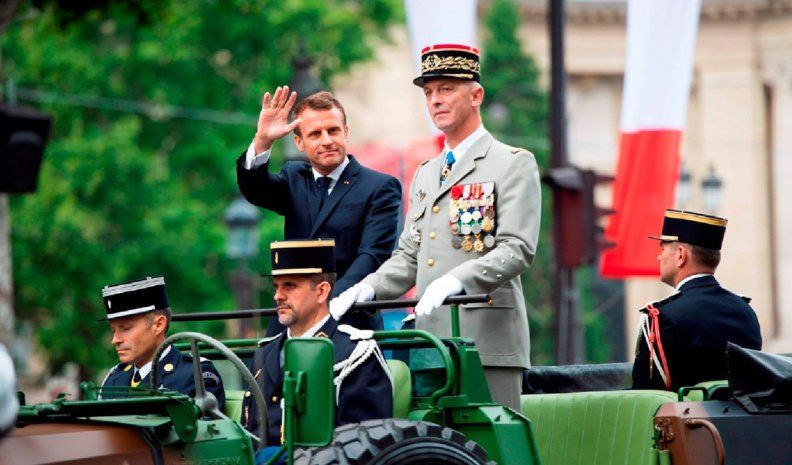 Gran desfile militar en el Día de la Independencia en Francia