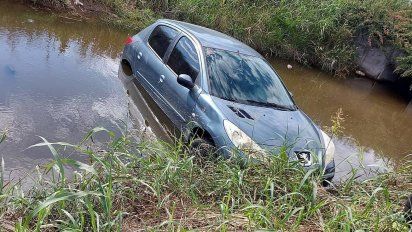 Se despistó en la 158 y terminó en la cuneta