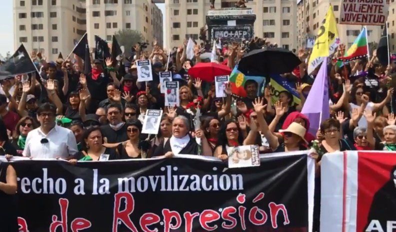 Marcha en silencio en Chile por la represión a manifestantes
