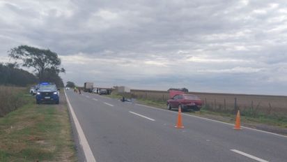 Tragedia en la Ruta 9: se bajó del auto por un desperfecto, lo atropelló un camión y falleció