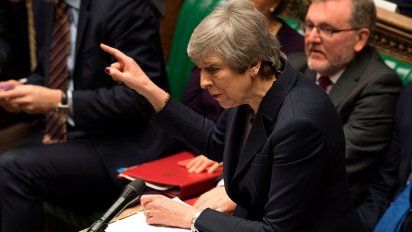 El Brexit, en un laberinto: analizó el Parlamento ocho propuestas, pero ninguna logró la mayoría