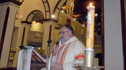 Coronel Moldes despide a los sacerdotes Carlos Ricci y Angel Ciappino