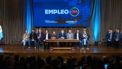 Llaryora presentó un programa que brindará oportunidades laborales para mayores de 26 años