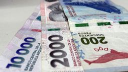 La escasez de dinero en los hogares obliga al Gobierno a idear soluciones o a generar expectativas.